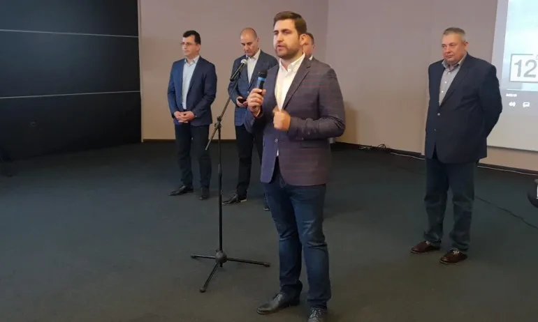 Новаков: Зелените, които искаха да спасяват Пирин - гласуваха в ЕП камионите ни да пътуват празни през Европа - Tribune.bg