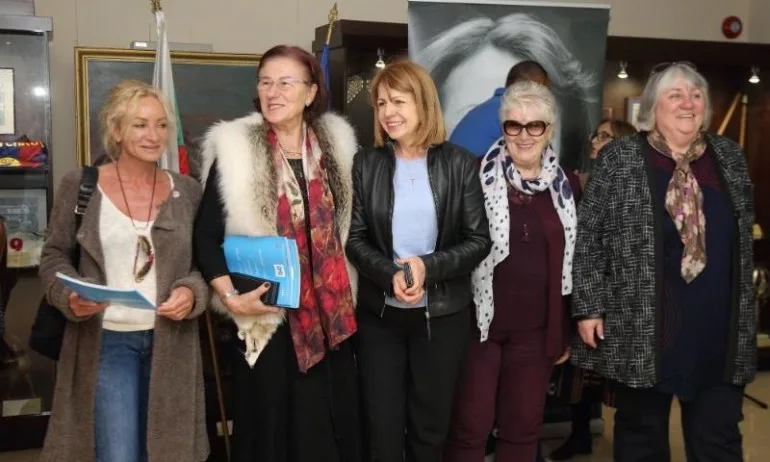 Изявени спортисти и шампиони подкрепиха Йорданка Фандъкова за кмет на София - Tribune.bg