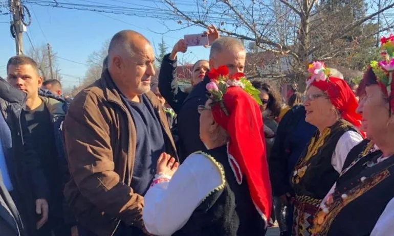 Премиерът е в Камено: Правим обход, за да не минават камиони през центъра - Tribune.bg