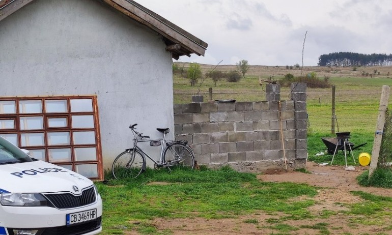 Военнослужещ е задържан и обвинен за убийството в с. Енина - Tribune.bg