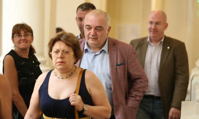 Тошко Йорданов за Дончева: Минетка ...ъъъ ... минутка за откровения на една комунистка - Tribune.bg