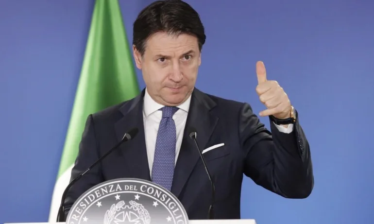 Италианският премиер връчи оставката си на президента Матарела - Tribune.bg