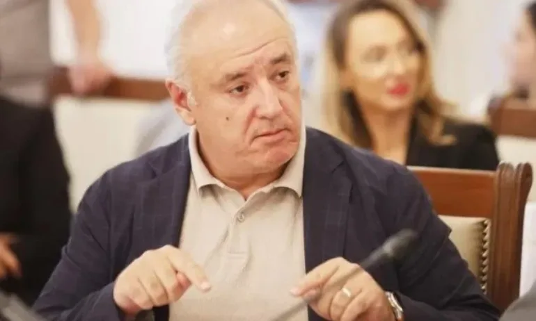 Уволнен е заместник-екоминистър - водата за Гърция или незаконна къща в река го отнесе? - Tribune.bg