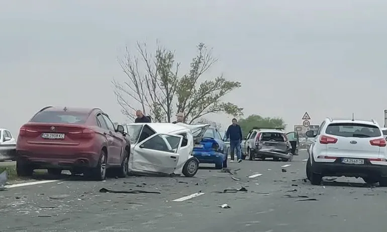 Тежка верижна катастрофа на АМ Тракия, има ранени - Tribune.bg