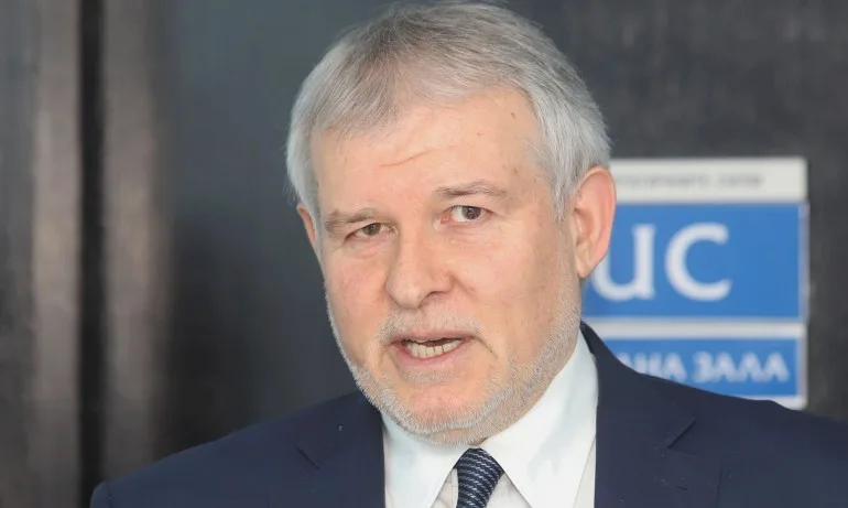 Румен Христов: Всичко, което прави Радев, е свързано с ролята му на кандидат за президент - Tribune.bg