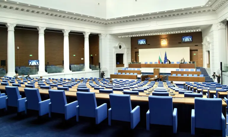 Старт на предизборната кампания - 20 партии и 11 коалиции влизат в надпреварата - Tribune.bg