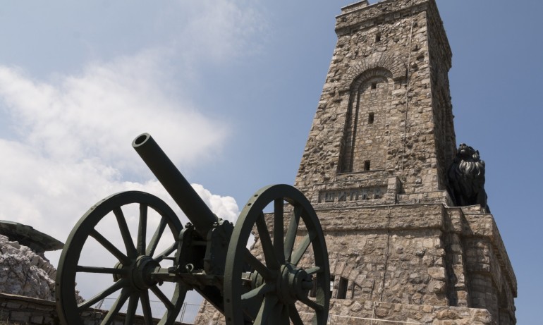 Радев остава в София за тържествата на Трети март - Tribune.bg