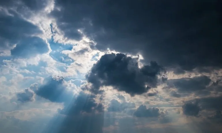 Предимно облачно, но без валежи - Tribune.bg