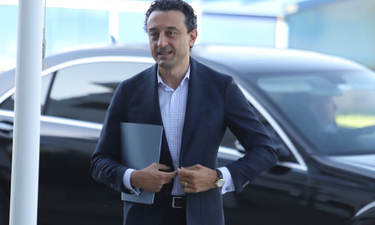 Колтуклиева: Лорер търси контакти с депутати от ИТН, за да се договарят за бъдещето - Tribune.bg