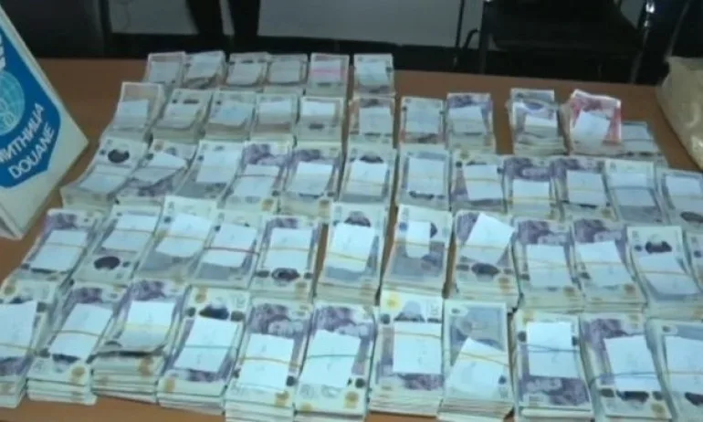 Рекордна сума пари откриха в автомобил на границата ни с Турция - Tribune.bg