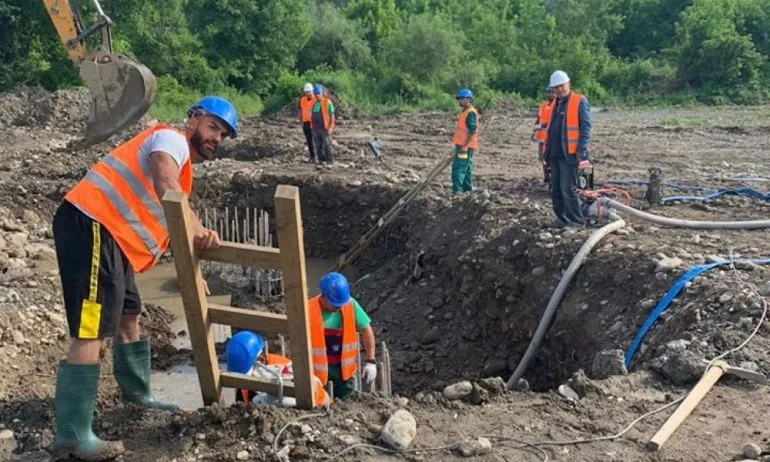 За рождения ден: Борисов направи инспекция на строителството на АМ Хемус - Tribune.bg
