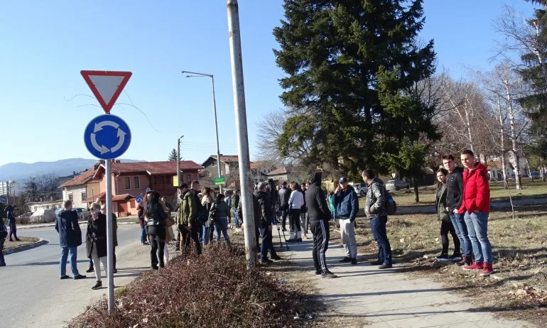 Мирен протест против насилието в Кюстендил - Tribune.bg