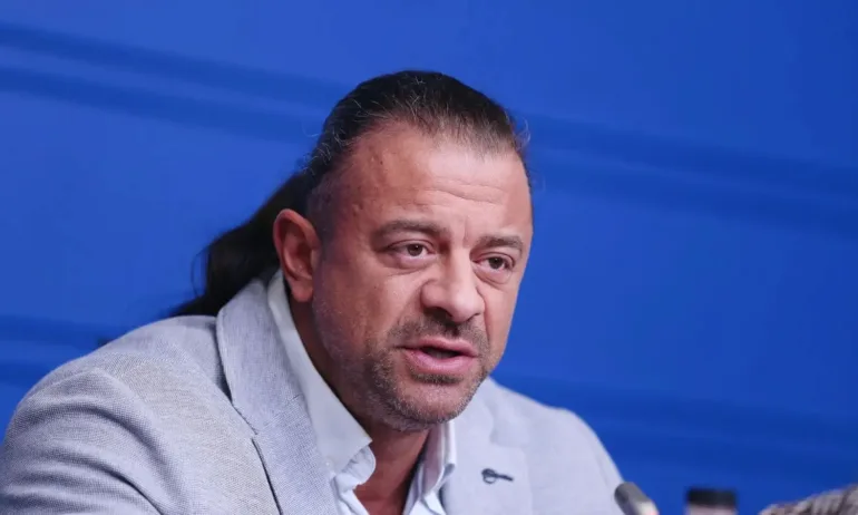 Алибегов за посегателството върху клиент: Не толерирам подобно поведение, служителят е уволнен - Tribune.bg