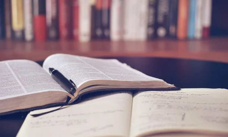 Нови произведения влизат учебната програма за зрелостниците - Tribune.bg