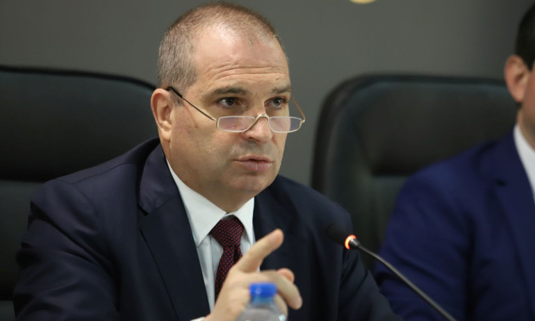 Караджов: Кирил Петков повика баща си да решава проблемите при строежа на Кресна - Tribune.bg