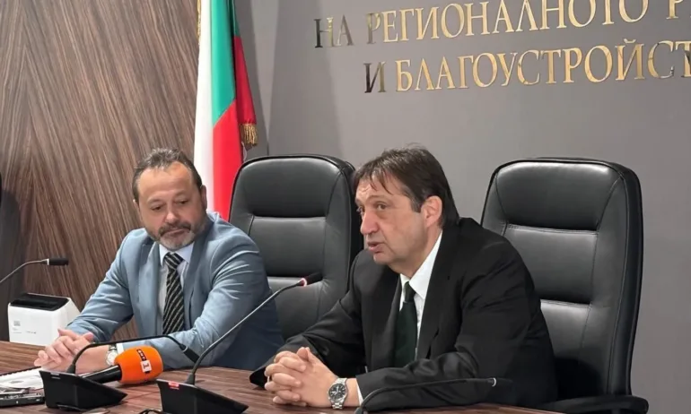 Министър Шишков разпореди проверка на свлачището в Пампорово - Tribune.bg