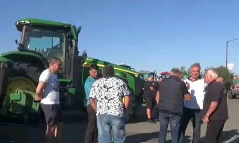 Земеделци в Карнобат излязоха на протест - Tribune.bg