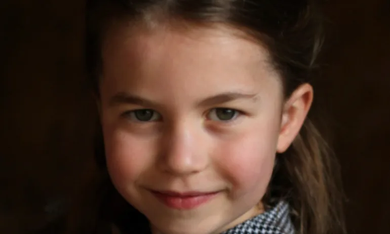 Една принцеса на 5 години: Шарлот все повече прилича на прабаба си кралицата (ГАЛЕРИЯ) - Tribune.bg