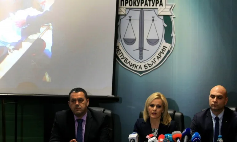 Полицаи, нотариуси и служители на ГРАО замесени в имотни измами - Tribune.bg