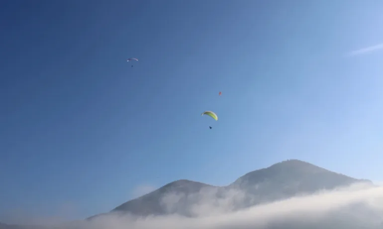 Армията свали с хеликоптер ранения парапланерист в Рила - Tribune.bg