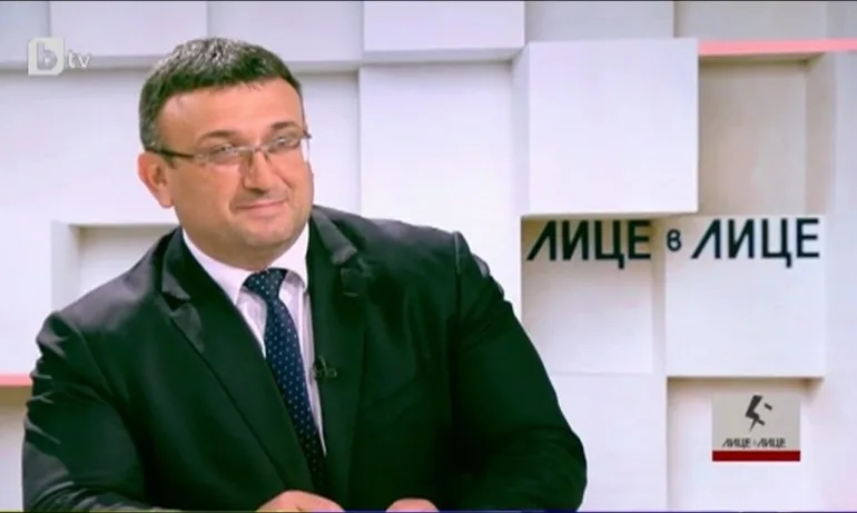 Младен Маринов: Полицаите постоянно са подложени на корупционен натиск, някои се поддават - Tribune.bg