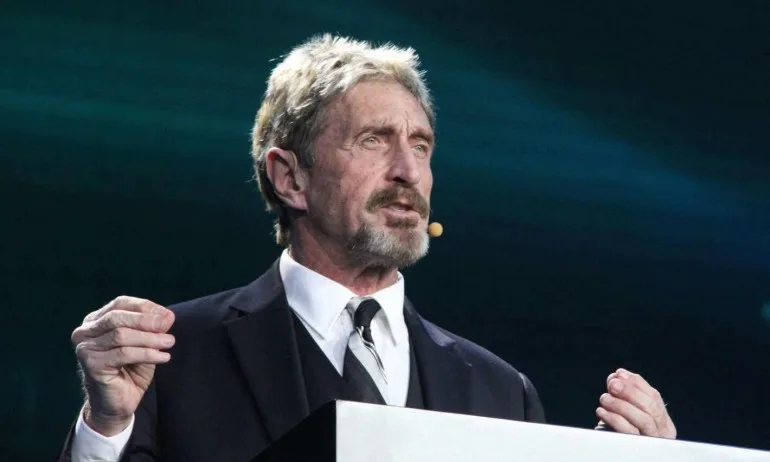 Арестуваха софтуерния предприемач Джон Макафи в Испания, грози го екстрадиция в САЩ - Tribune.bg