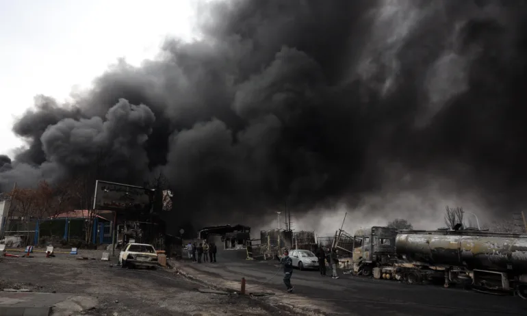 Иран заплаши с унищожение на петролна инфраструктура в целия регион, ако бъдат ударени централите им - Tribune.bg