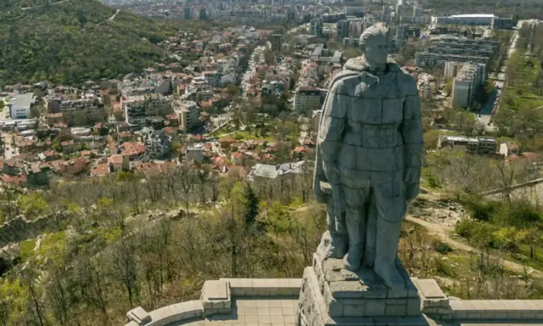 След МОЧА: Съветници от ПП-ДБ в Пловдив с предложение за преместване на Альоша - Tribune.bg