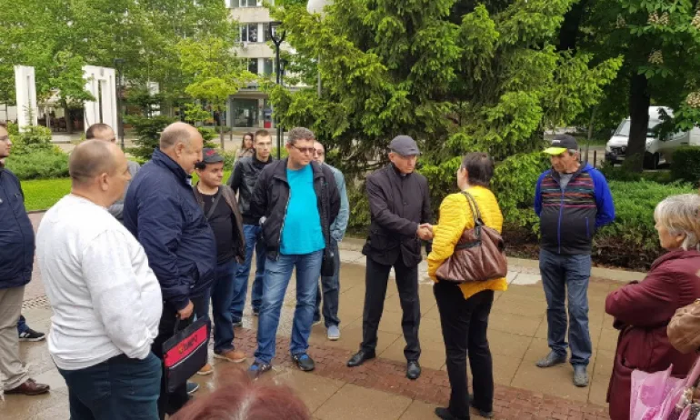 Кандидатите за евродепутати от ВМРО - БНД се срещнаха с жители на Русе - Tribune.bg