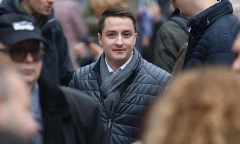 Задържаха собственика на револвера, с който синът на Божанков случайно простреля друго дете - Tribune.bg