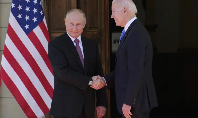 С ръкостискане и усмивки започна историческата среща на Путин и Байдън в Женева (СНИМКИ) - Tribune.bg