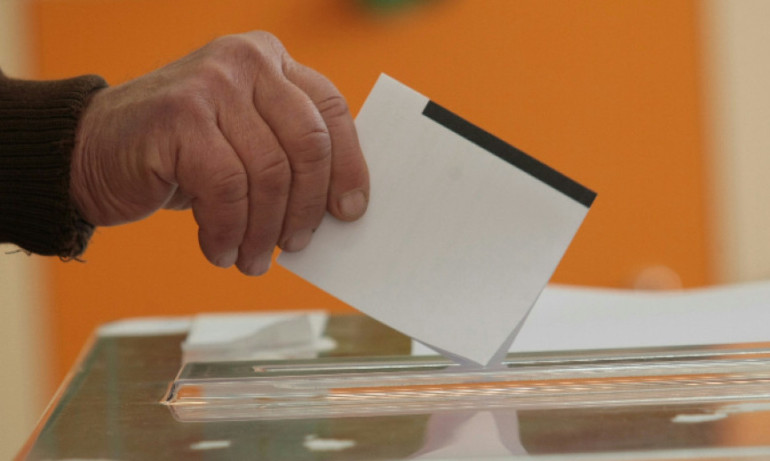 Онлайн допитване събра над 60 хил. подписа в подкрепа на връщането на хартиената бюлетина - Tribune.bg