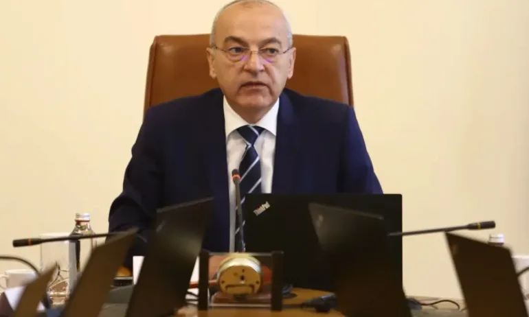 Донев изпрати съболезнователен адрес до премиера на Обединеното кралство Лиз Тръс - Tribune.bg