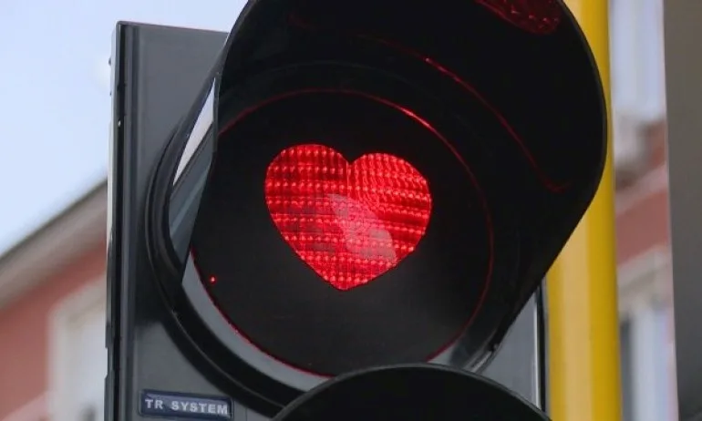 Жена мина 49 пъти на червено, за да отмъсти на мъжа си - Tribune.bg