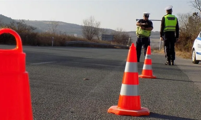 След почивните дни: Колона от автомобили на Хемус - Tribune.bg