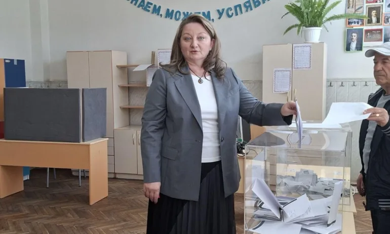 Сачева: Демокрацията не е полиция и контрол, а участие на гражданите - Tribune.bg