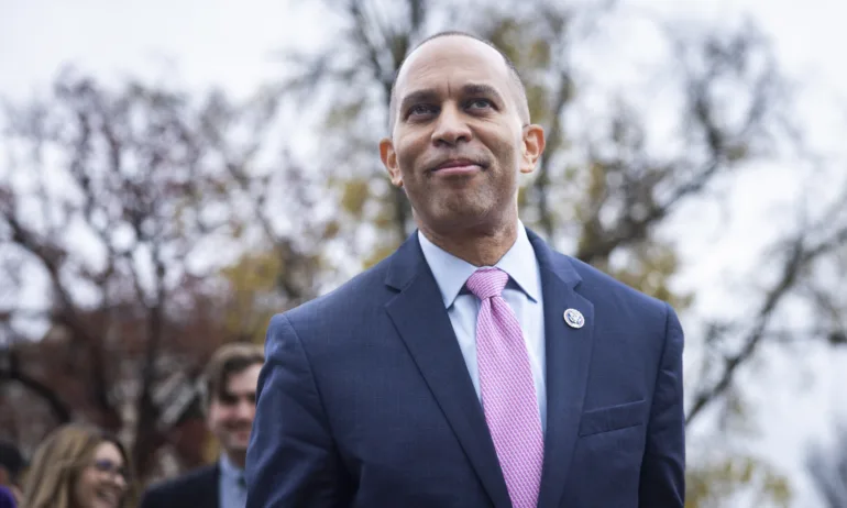 Демократите в Камарата на представителите избраха Хаким Джефрис за наследник на Нанси Пелоси - Tribune.bg