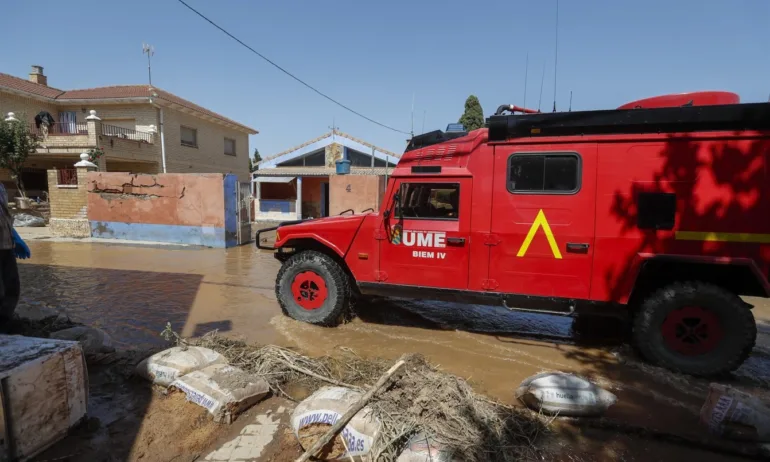 Проливни дъждове в Испания и Франция, има жертви - Tribune.bg
