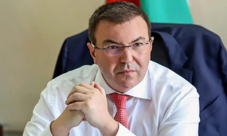 Проф. Ангелов преди старта на парламента: Най-важното е да усилим ваксинацията - Tribune.bg