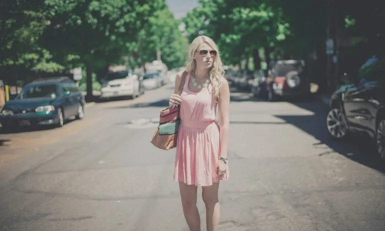 Розовото в облеклото - Tribune.bg