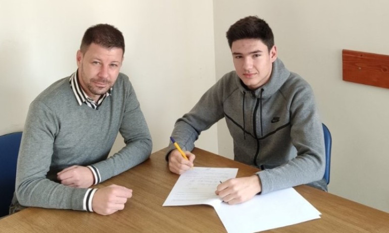 Фиорентина откупува вратар от Левски - Tribune.bg