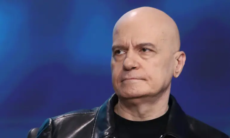 Трифонов: Конституцията падна жертва на амбиции за абсолютна власт, комплекси, жалки страсти, безсрамие и арогантна некадърност - Tribune.bg