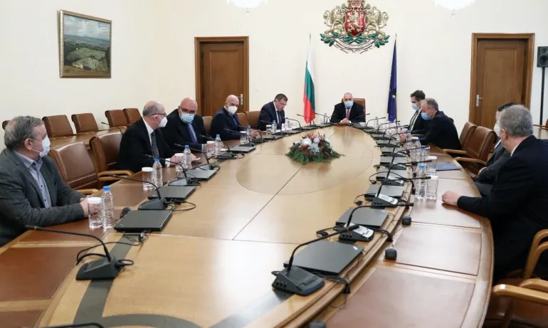 Постигнат е траен ефект от противоепидемичните мерки, първият етап от ваксинацията е изпълнен - Tribune.bg