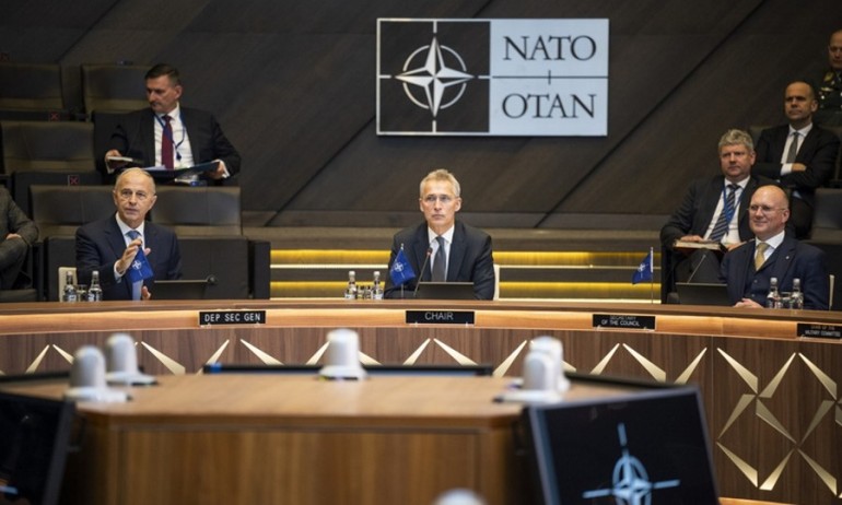 Столтенберг: НАТО ще укрепи източния фланг, но няма да изпраща сили в Украйна - Tribune.bg