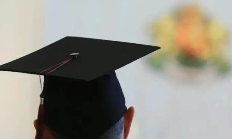 Завършилите Информатика и компютърни науки и Военно дело са с най-висок доход - Tribune.bg