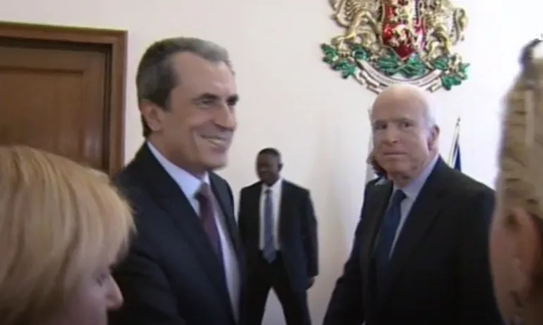 ОТ АРХИВА: Орешарски спря Южен поток след среща с американски сенатори - Tribune.bg