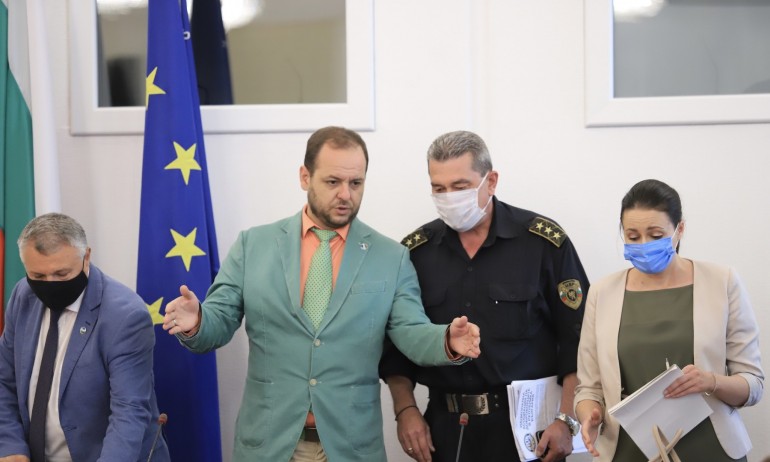 Сандов защити българската мусака от проучвания, че е с най-голям