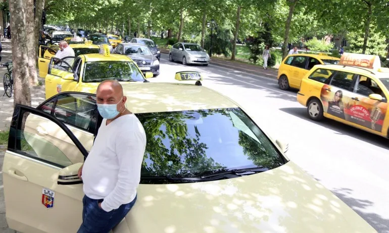 Без задължителна карантина за пътуващите транзит през Република Северна Македония и Гърция за Албания - Tribune.bg