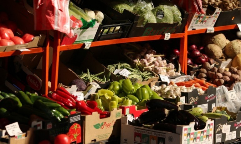 И производители на плодове и зеленчуци от Кюстендилско излязоха на протест - Tribune.bg