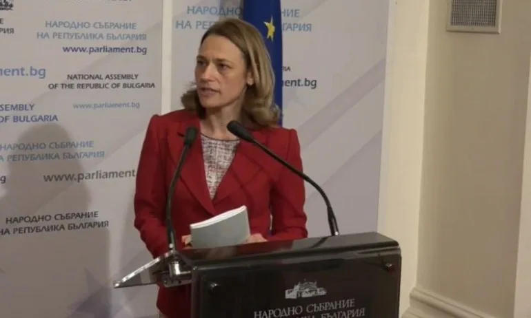 Ива Митева не се отказва от политиката, ще опита още един път - Tribune.bg